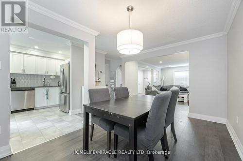 25 - 2825 Gananoque Drive, Mississauga, ON - Indoor Photo Showing Dining Room