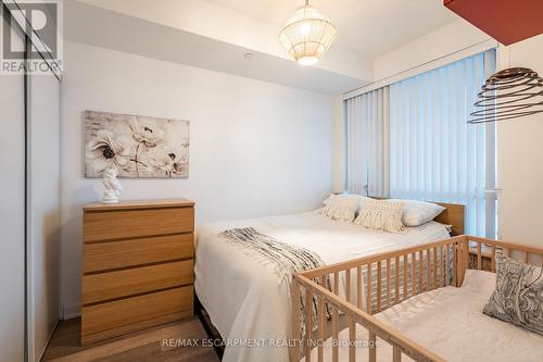 A428 - 5230 Dundas Street, Burlington (Orchard), ON - Indoor Photo Showing Bedroom