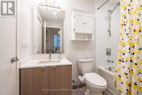 A428 - 5230 Dundas Street, Burlington, ON - Indoor Photo Showing Bathroom