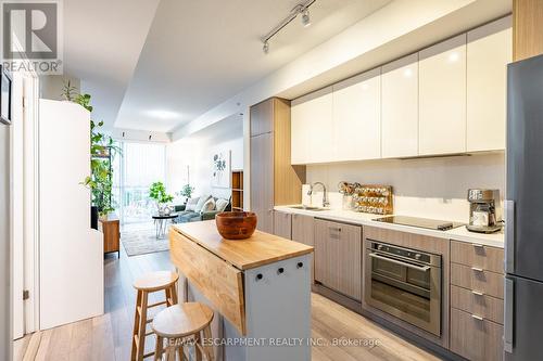 A428 - 5230 Dundas Street, Burlington, ON - Indoor Photo Showing Kitchen