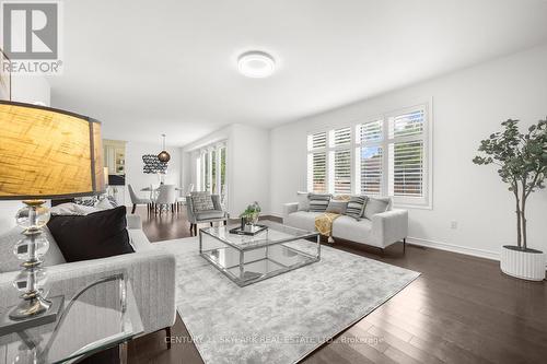 3270 Etude Drive, Mississauga, ON - Indoor Photo Showing Living Room