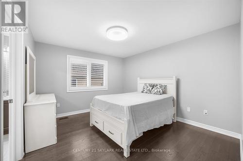 3270 Etude Drive, Mississauga (Malton), ON - Indoor Photo Showing Bedroom