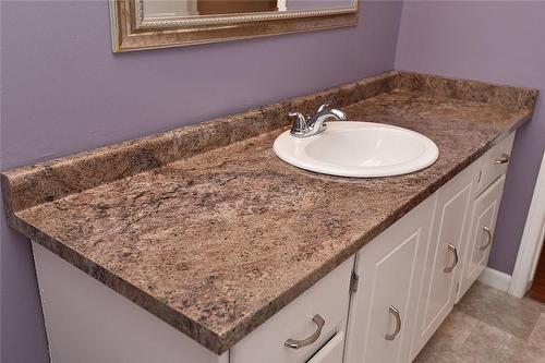 385 Berkindale Drive, Hamilton, ON - Indoor Photo Showing Bathroom