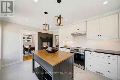 55 East 13Th Street, Hamilton, ON - Indoor Photo Showing Kitchen