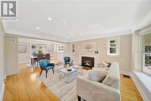 55 East 13Th Street, Hamilton, ON - Indoor Photo Showing Living Room With Fireplace