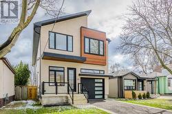 25 SHADYSIDE AVENUE  Hamilton (Macassa), ON L8V 3E2