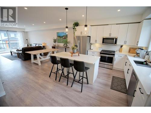 109 Abbey Road, Princeton, BC - Indoor Photo Showing Kitchen With Double Sink With Upgraded Kitchen