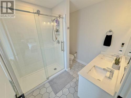 109 Abbey Road, Princeton, BC - Indoor Photo Showing Bathroom