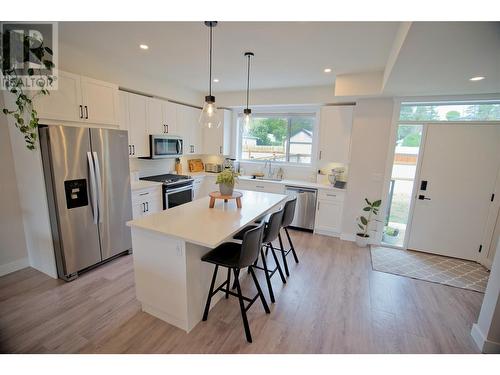 109 Abbey Road, Princeton, BC - Indoor Photo Showing Kitchen With Upgraded Kitchen