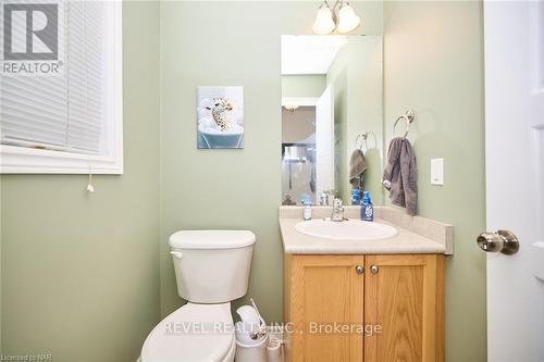 29 Natalie Court, Thorold (Confederation Heights), ON - Indoor Photo Showing Bathroom