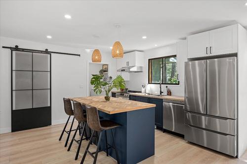 1724 Keloka Drive, West Kelowna, BC - Indoor Photo Showing Kitchen With Upgraded Kitchen