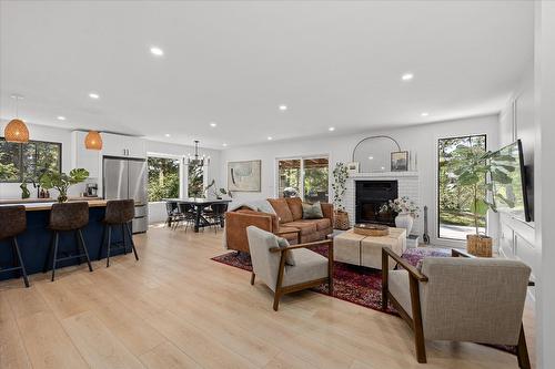 1724 Keloka Drive, West Kelowna, BC - Indoor Photo Showing Living Room With Fireplace