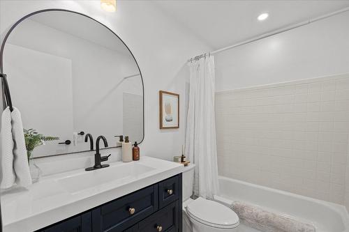 1724 Keloka Drive, West Kelowna, BC - Indoor Photo Showing Bathroom