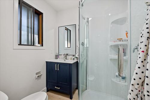 1724 Keloka Drive, West Kelowna, BC - Indoor Photo Showing Bathroom