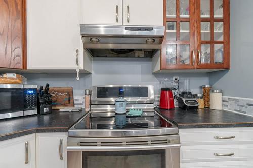 9048 Hummingbird Drive, Swansea Point, BC - Indoor Photo Showing Kitchen