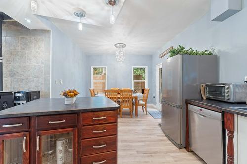 9048 Hummingbird Drive, Swansea Point, BC - Indoor Photo Showing Kitchen