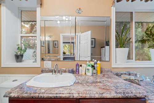 9048 Hummingbird Drive, Swansea Point, BC - Indoor Photo Showing Bathroom