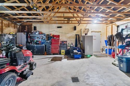 9048 Hummingbird Drive, Swansea Point, BC - Indoor Photo Showing Basement