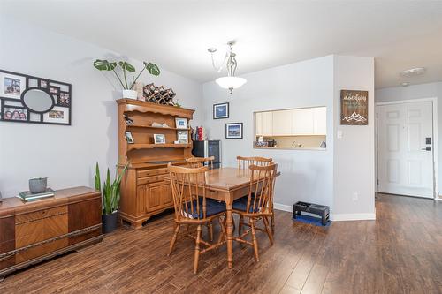 113-400 Sutton Crescent, Kelowna, BC - Indoor Photo Showing Dining Room