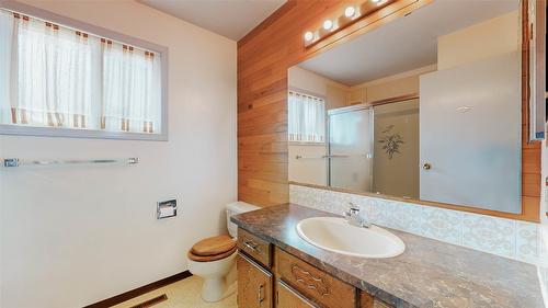 6 Willow Crescent, Osoyoos, BC - Indoor Photo Showing Bathroom