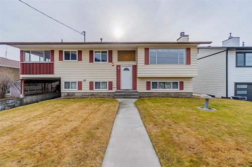 6 Willow Crescent, Osoyoos, BC - Outdoor With Facade