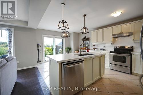 27 Beattie Crescent, Cambridge, ON - Indoor Photo Showing Kitchen With Double Sink