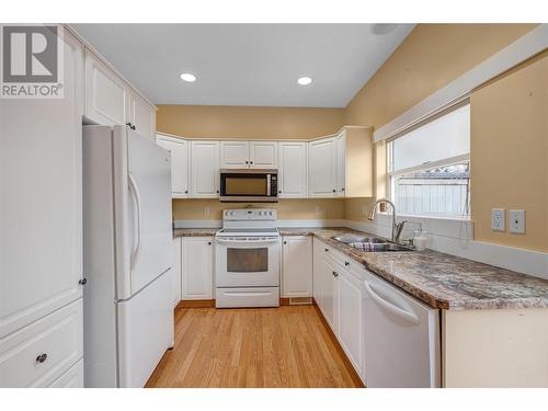 9800 Turner Street Unit# 63, Summerland, BC - Indoor Photo Showing Kitchen With Double Sink