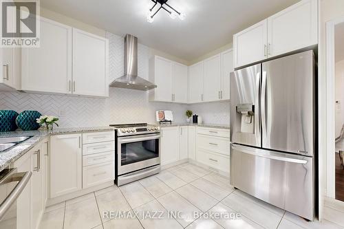 269 Bruce Cameron Drive, Clarington (Bowmanville), ON - Indoor Photo Showing Kitchen With Upgraded Kitchen