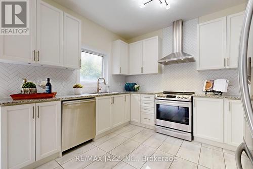 269 Bruce Cameron Drive, Clarington (Bowmanville), ON - Indoor Photo Showing Kitchen With Upgraded Kitchen