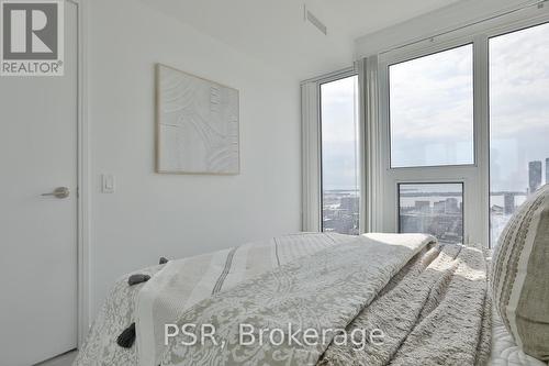 5209 - 181 Dundas Street E, Toronto (Church-Yonge Corridor), ON - Indoor Photo Showing Bedroom