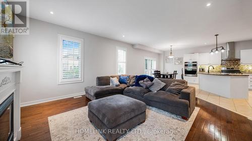 1643 Coldstream Drive, Oshawa (Taunton), ON - Indoor Photo Showing Living Room