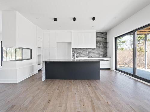 Kitchen - 23 Av. Morgan, Senneville, QC - Indoor Photo Showing Kitchen With Upgraded Kitchen