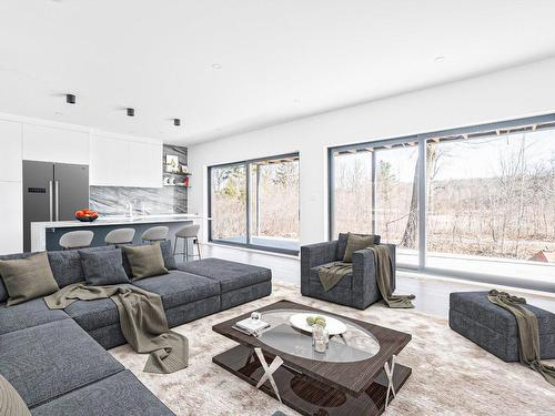 Salon - 23 Av. Morgan, Senneville, QC - Indoor Photo Showing Living Room