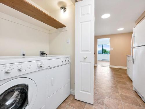 506-420 Linden Ave, Victoria, BC - Indoor Photo Showing Laundry Room