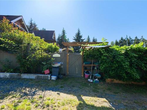 1532 Sunrise Dr, French Creek, BC 