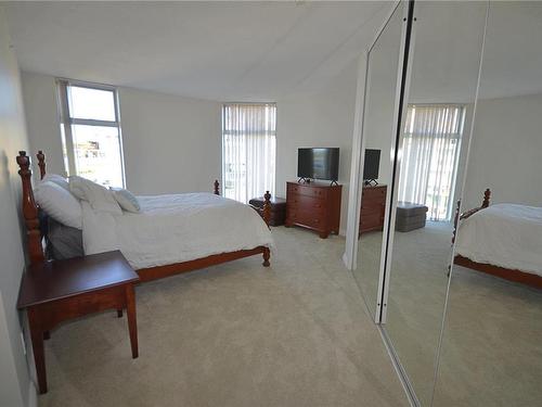 601-154 Promenade Dr, Nanaimo, BC - Indoor Photo Showing Bedroom