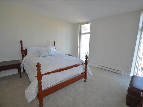 601-154 Promenade Dr, Nanaimo, BC - Indoor Photo Showing Bedroom