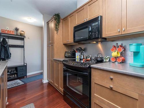 320-555 Franklyn St, Nanaimo, BC - Indoor Photo Showing Kitchen