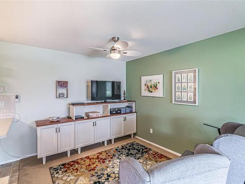 208-134 Fifth Ave, Qualicum Beach, BC - Indoor Photo Showing Bedroom