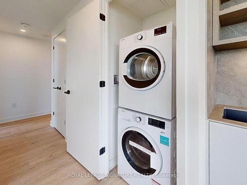 3510-55 Charles St E, Toronto, ON - Indoor Photo Showing Laundry Room