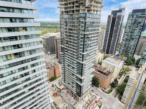 3510-55 Charles St E, Toronto, ON - Outdoor With Facade