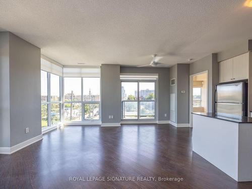 #531-7608 Yonge St, Vaughan, ON - Indoor