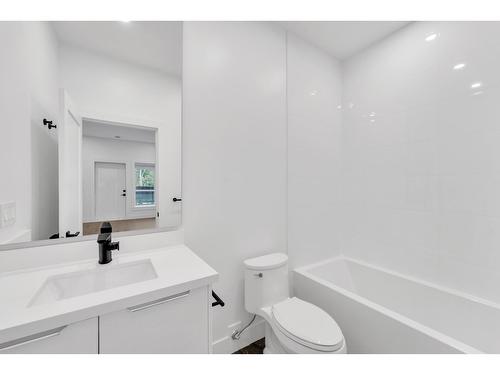 12 35706 Marshall Road, Abbotsford, BC - Indoor Photo Showing Bathroom