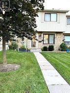 23 - 98 FALCONER DRIVE  Mississauga (Streetsville), ON L5N 1Y2