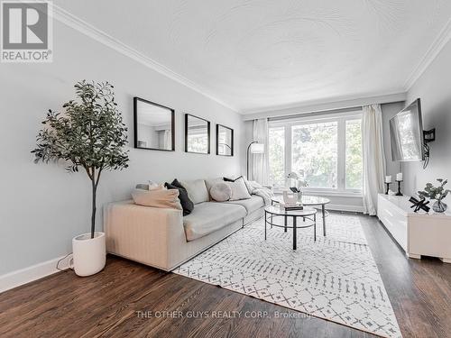 89 Alhart Drive, Toronto (Thistletown-Beaumonde Heights), ON - Indoor Photo Showing Living Room