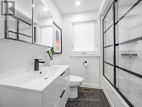 89 Alhart Drive, Toronto (Thistletown-Beaumonde Heights), ON - Indoor Photo Showing Bathroom