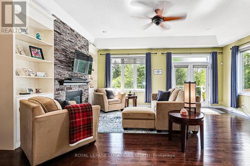 44 Starboard Circle, Wasaga Beach, ON - Indoor Photo Showing Living Room With Fireplace