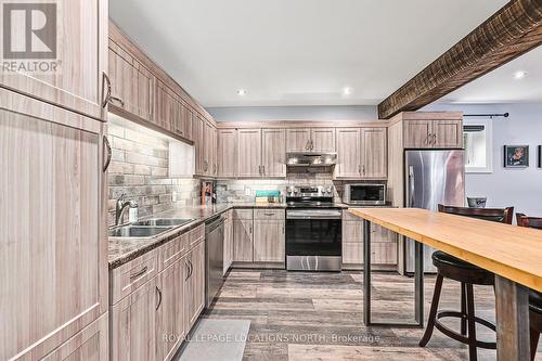 44 Starboard Circle, Wasaga Beach, ON - Indoor Photo Showing Kitchen With Double Sink