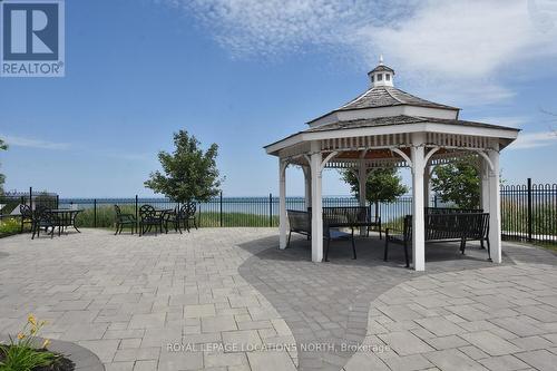 44 Starboard Circle, Wasaga Beach, ON - Outdoor With Backyard