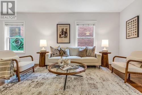 106 Eileen Avenue, Toronto (Rockcliffe-Smythe), ON - Indoor Photo Showing Living Room